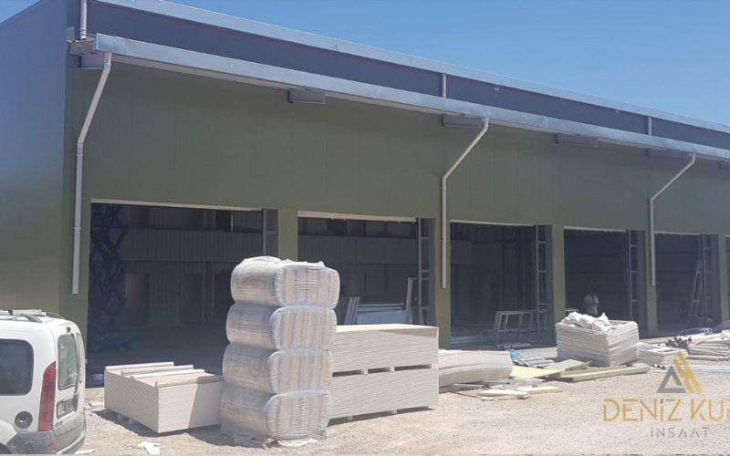 أعمال إنشاء اللواء المدرع الخامس وثكنة الصف ضابط ظفر يلماز في كيليس (غول بابا) ومباني العنبر، والمباني المتدرجة مع انحدار الأرض ، والمكاتب الإدارية