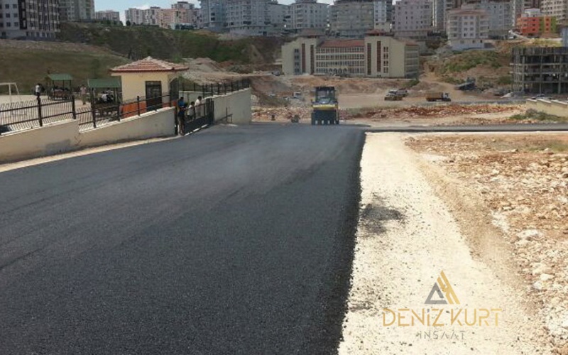 أعمال صيانة وإصلاح الكرفانات الموجودة في منطقة القاعدة العسكرية بمنطقة درع الفرات