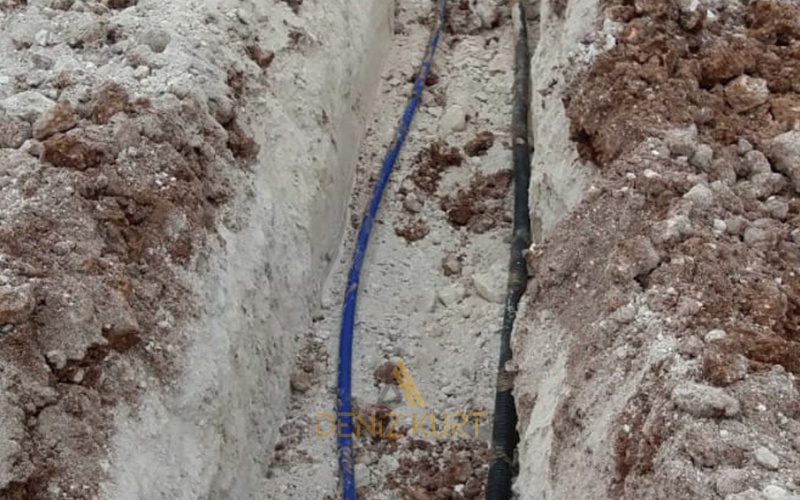 أعمال صيانة وإصلاح الكرفانات الموجودة في منطقة القاعدة العسكرية بمنطقة درع الفرات